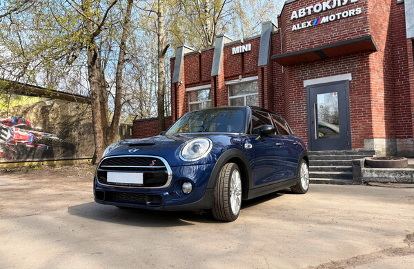 MINI Cooper F55, общий внешний вид перед выполнением ремонта MINI и обслуживания систем охлаждения