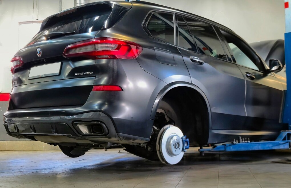 BMW X5 G05 40d — устранение запаха масла и ремонт двигателя