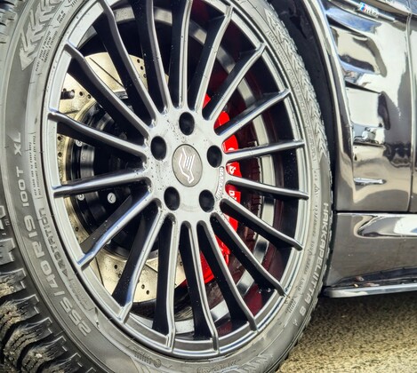 BMW M6 E63 — обслуживание тормозной системы и дооснащение Brembo