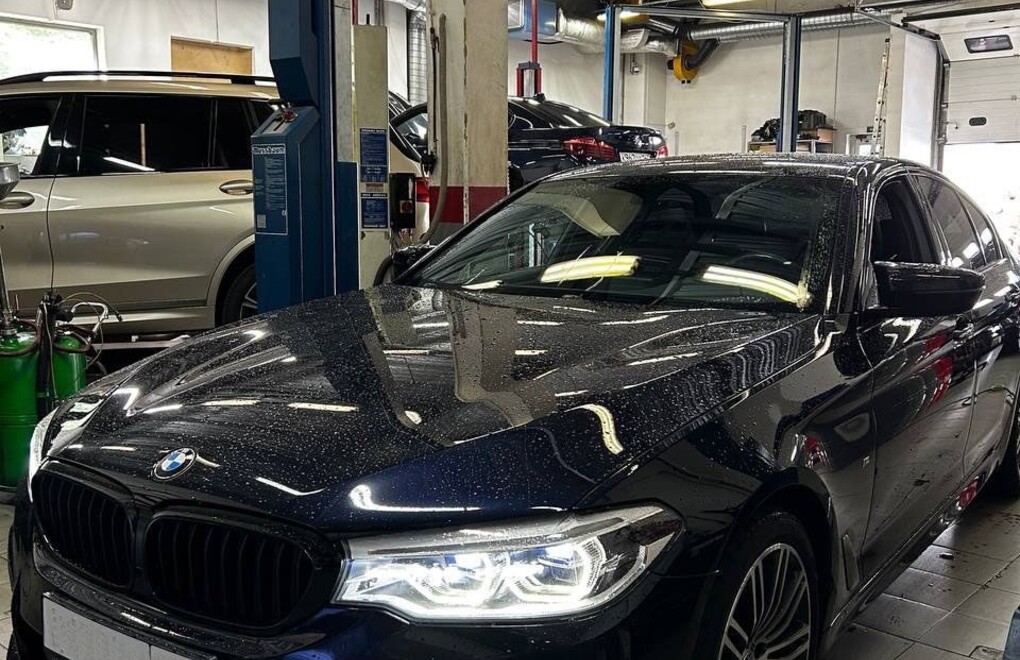 BMW 530d - неисправность опор ДВС и резинометаллического шарнира опоры КПП