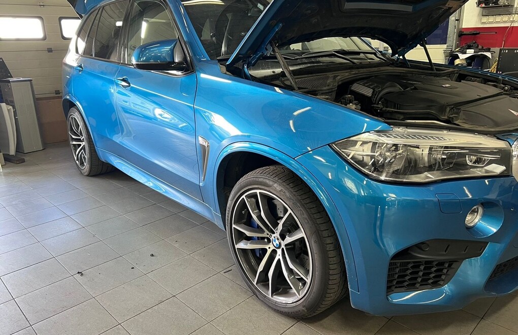 BMW X5M F85 - диагностика и удаление нештатной блокировки запуска двигателя