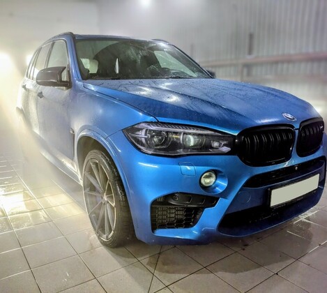 BMW X5M F85 - замена левой продольной тяги и верхнего левого поперечного рычага
