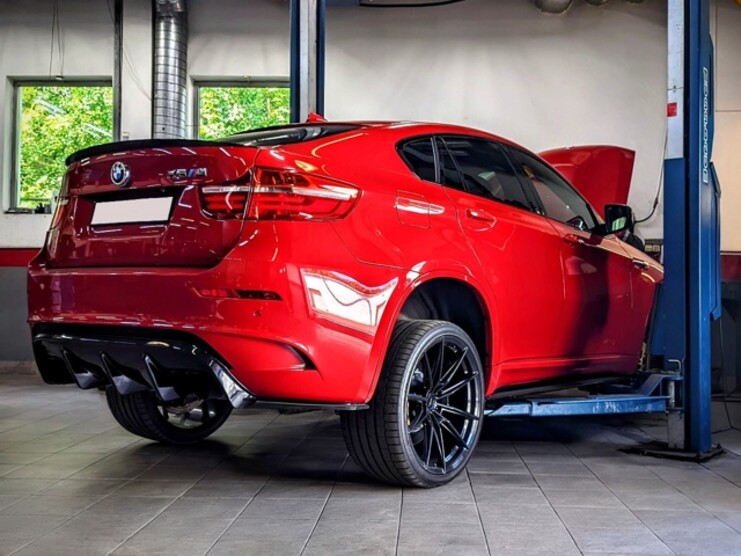 BMW X6 E71 M - когда мощность требует внимания к деталям