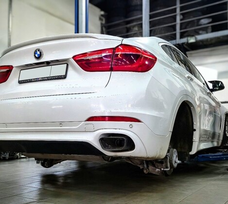 BMW X6 F16 - восстановление систем охлаждения, рулевого управления и ходовой части