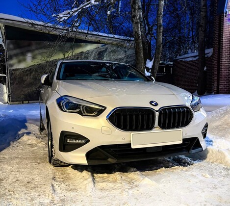BMW 218i F44 Gran Coupe - замена крышки распределительного механизма, демпфера крутильных колебаний, натяжного устройства и ремня генератора