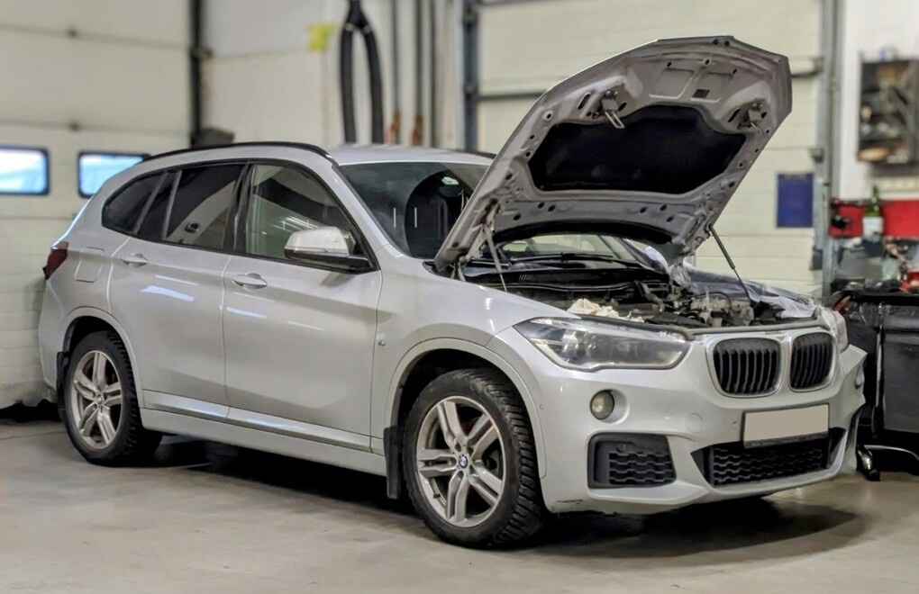 BMW X1 F48 - замена аккумулятора