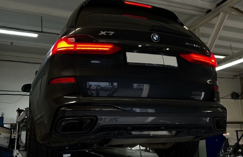 BMW X7 30d - проблема неравномерного износа покрышек