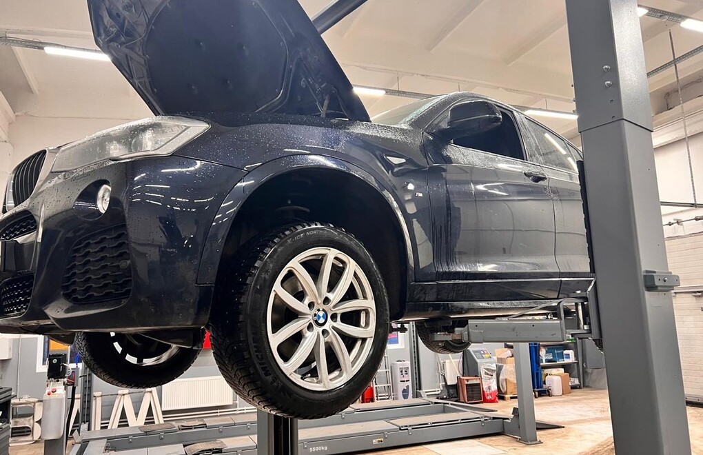 BMW X3 F25 - замена пластикового упора рулевого вала
