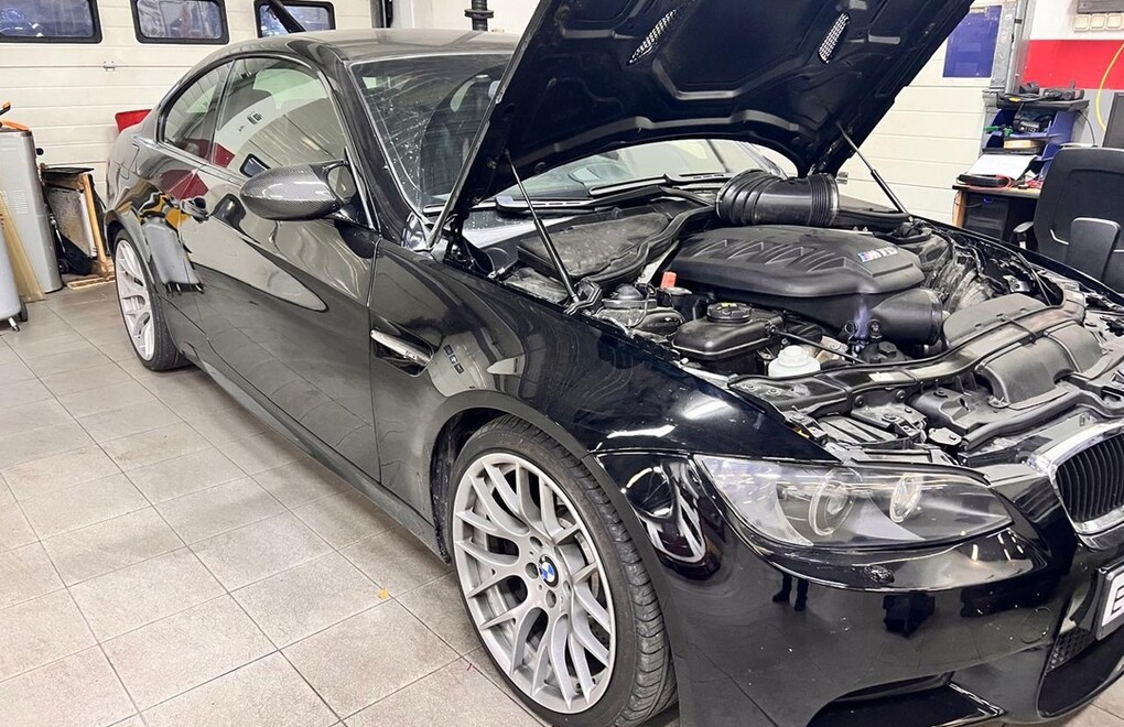 BMW M3 E92 - замена клапанов VANOS