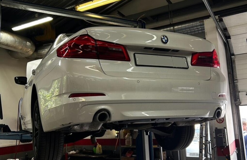 BMW 520D G30 - замена тормозной жидкости