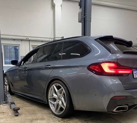 BMW 5 series g31 - замена задних тормозных колодок