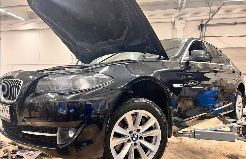 BMW 535 F10 - замена разъёма и датчика PDC