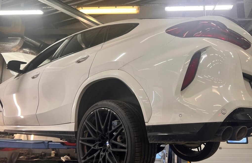 BMW X6M F96 2020 г.в. - замена лопасти вентилятора и ремонт радиатора