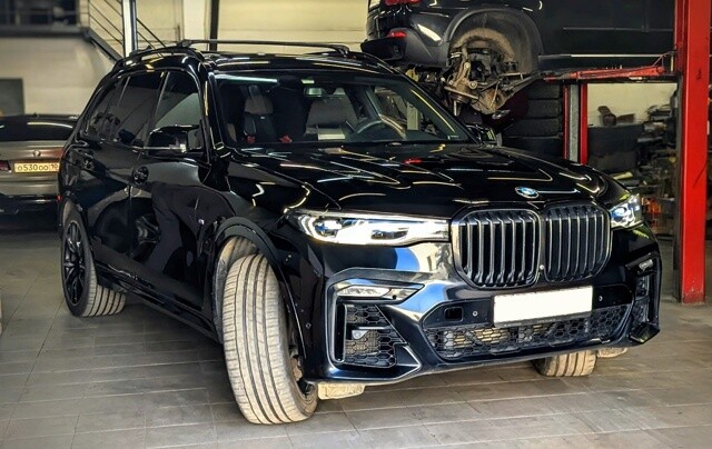 BMW X7 xDrive 30d - забота о флагманском совершенстве