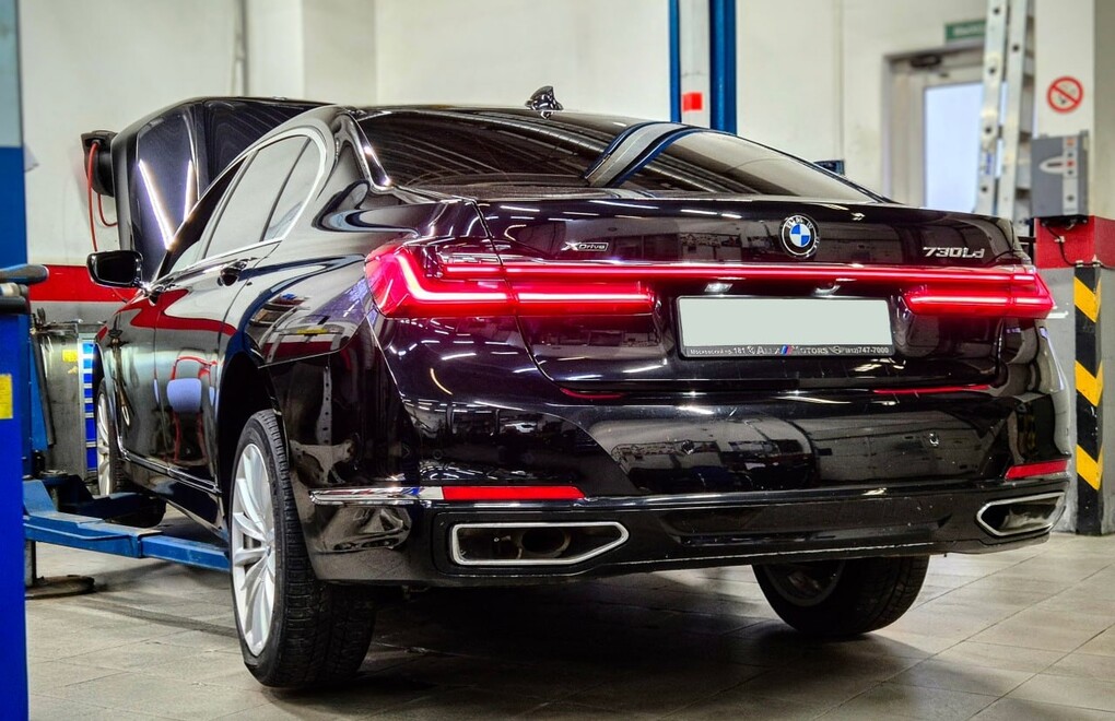 BMW 730D G12 - замена компрессора пневмоподвески