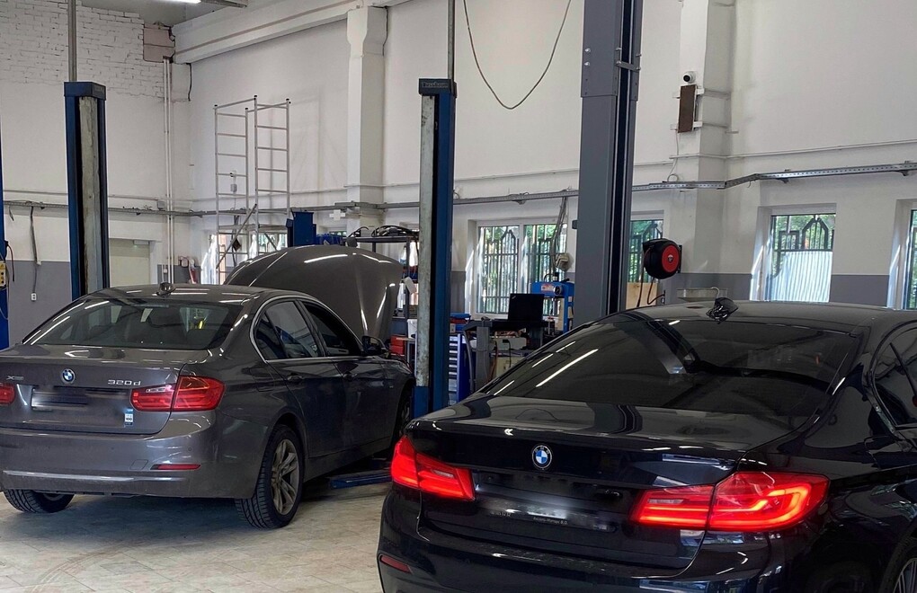 BMW 530d G30 - Замена передних и задних тормозных дисков и колодок