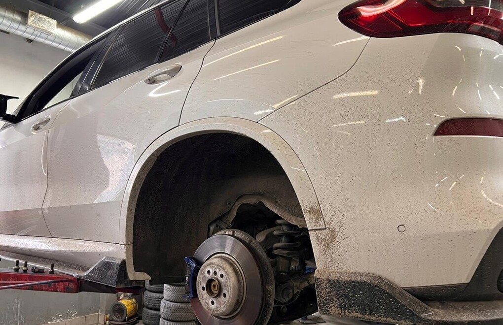 BMW X5 G05  - замена плавающих с/блоков в задних кулаках
