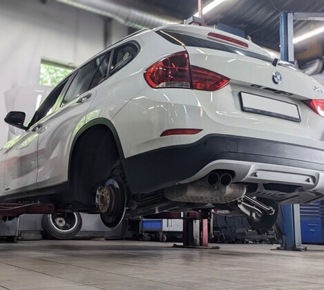 BMW X1 E84 i - возвращение безопасного торможения