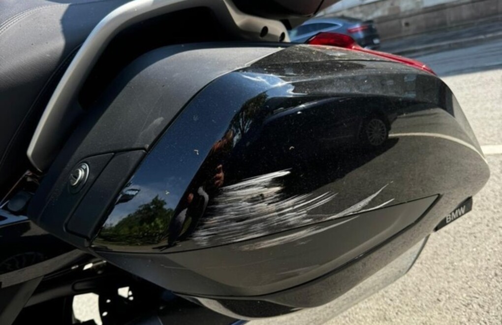 BMW K1600B - исправление маленьких косметических недочетов, появившихся на ЛКП или фактурном пластике