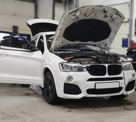 BMW X4 (F26) - установка видеорегистратора
