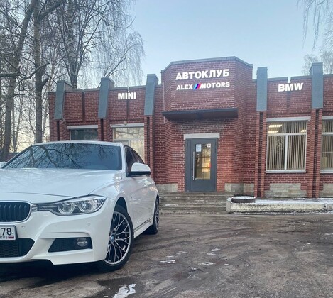 BMW 320i F30 - замена водяной помпы