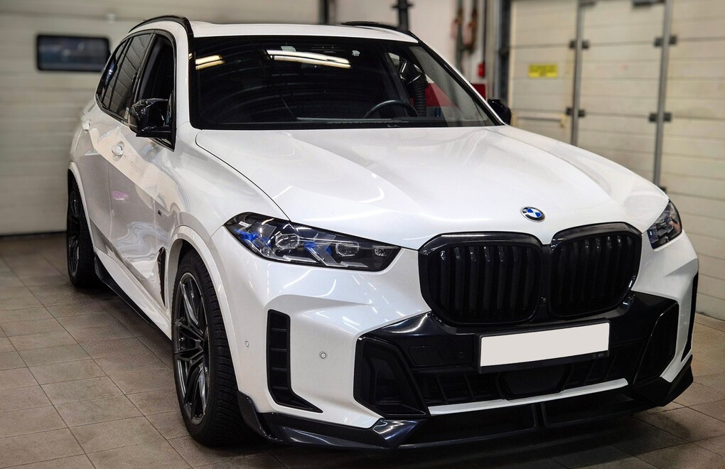 BMW X5 G05 30D - замена лобового стекла