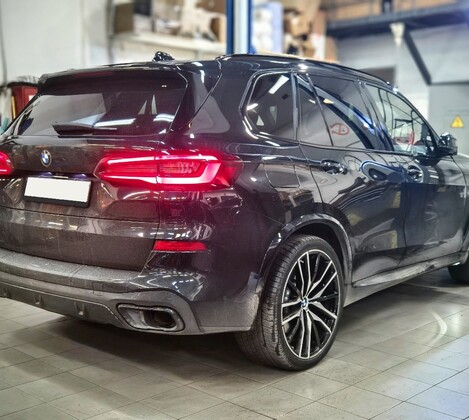 BMW X5 G05 40d - поддержание чистоты воздуха, корректной работы всех систем и актуальности сервисной истории
