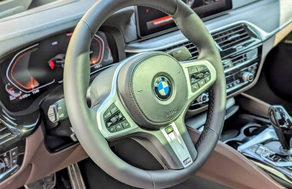 BMW 6 GT 630D (G32) - перетяжка руля