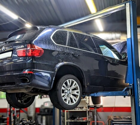 BMW X5 E70 d - ремонт ходовой части, плановое ТО (OilService) и работы по рулевому управлению