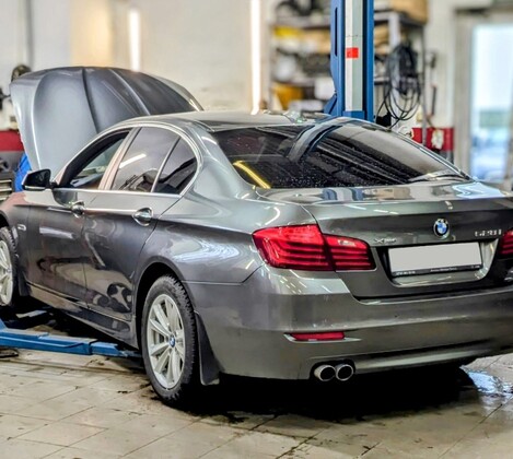 BMW 528i F10 - замена электрического сервопривода перепускного клапана и настройка актуатора