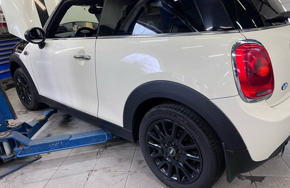 MINI Cooper R56 - осмотр, ТО и замена помпы системы охлаждения