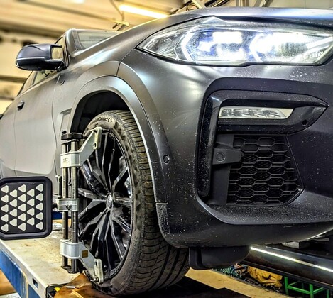 BMW X6 G06 M50d - комплексное обслуживание тормозной системы